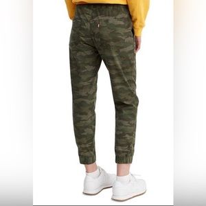 Levi’s camouflage jogger pants